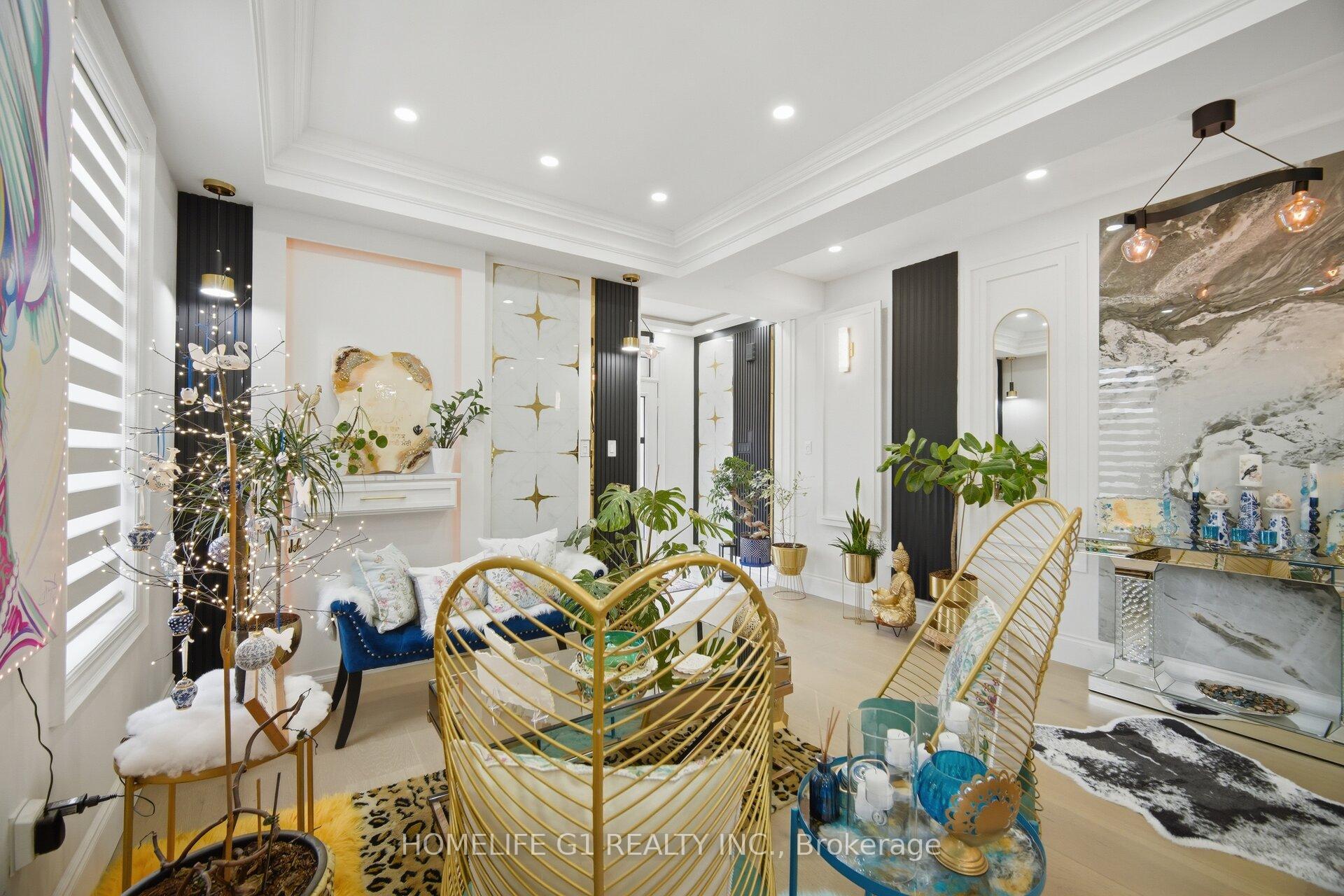 Photo 3 of 16 Coldwell Bay Circle, Vaughan, Kleinburg — HOMEH