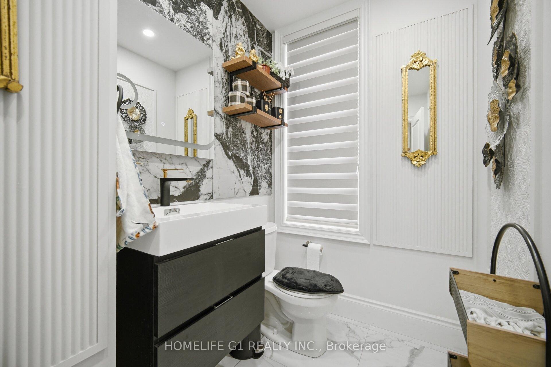 Photo 7 of 16 Coldwell Bay Circle, Vaughan, Kleinburg — HOMEH