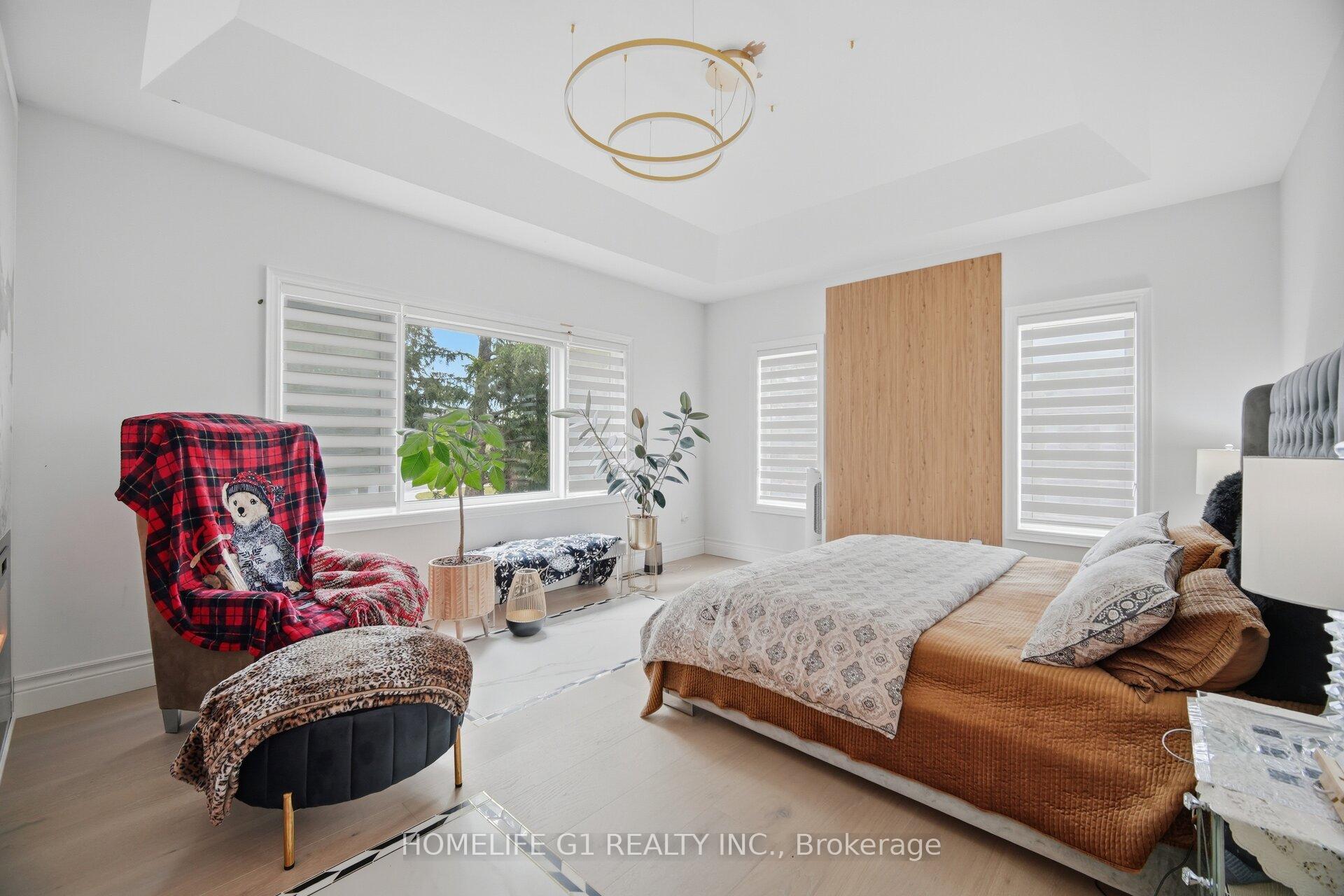 Photo 9 of 16 Coldwell Bay Circle, Vaughan, Kleinburg — HOMEH