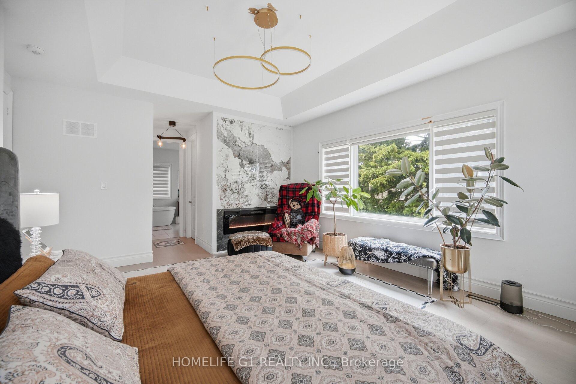 Photo 10 of 16 Coldwell Bay Circle, Vaughan, Kleinburg — HOMEH