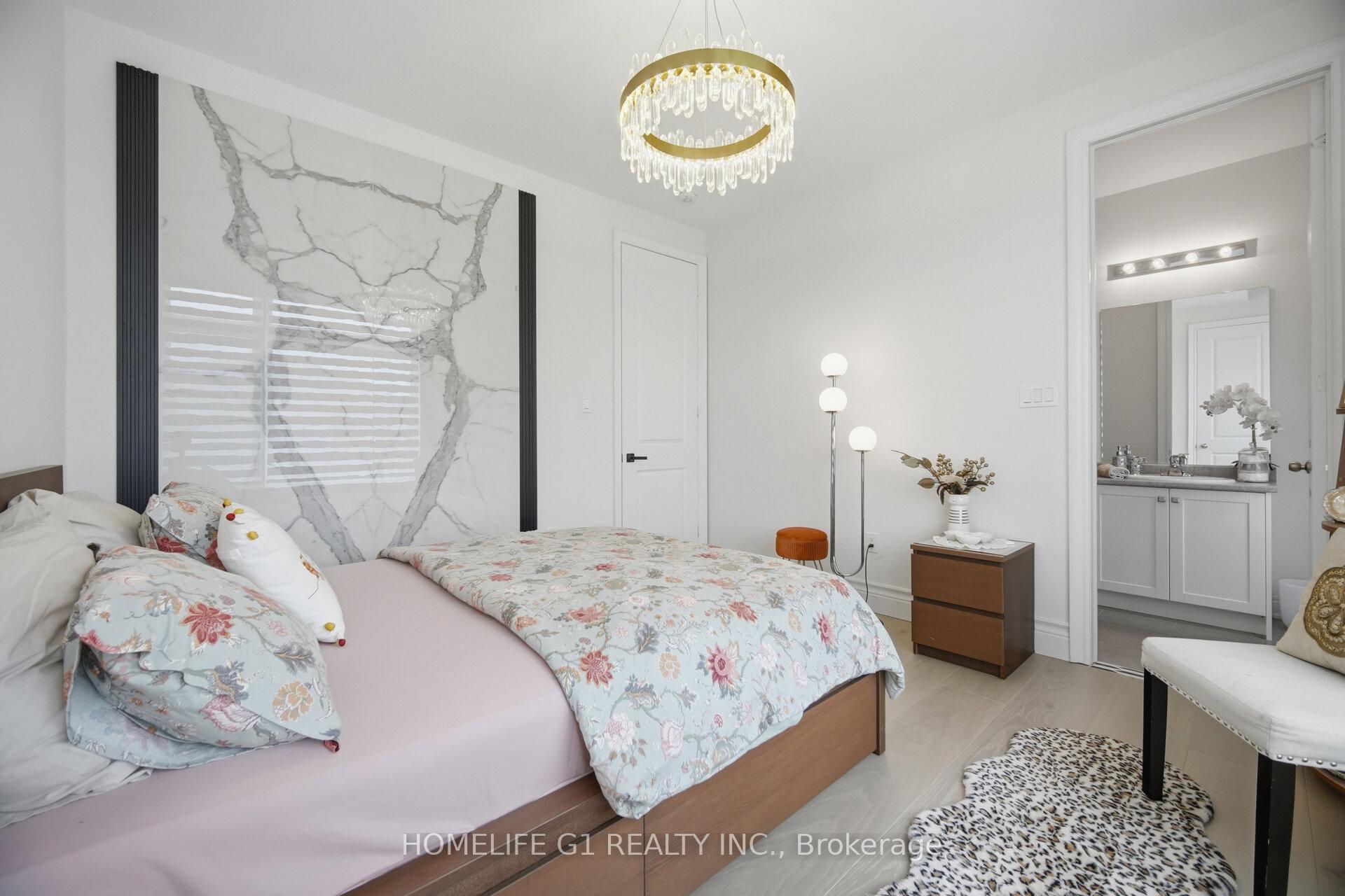 Photo 12 of 16 Coldwell Bay Circle, Vaughan, Kleinburg — HOMEH