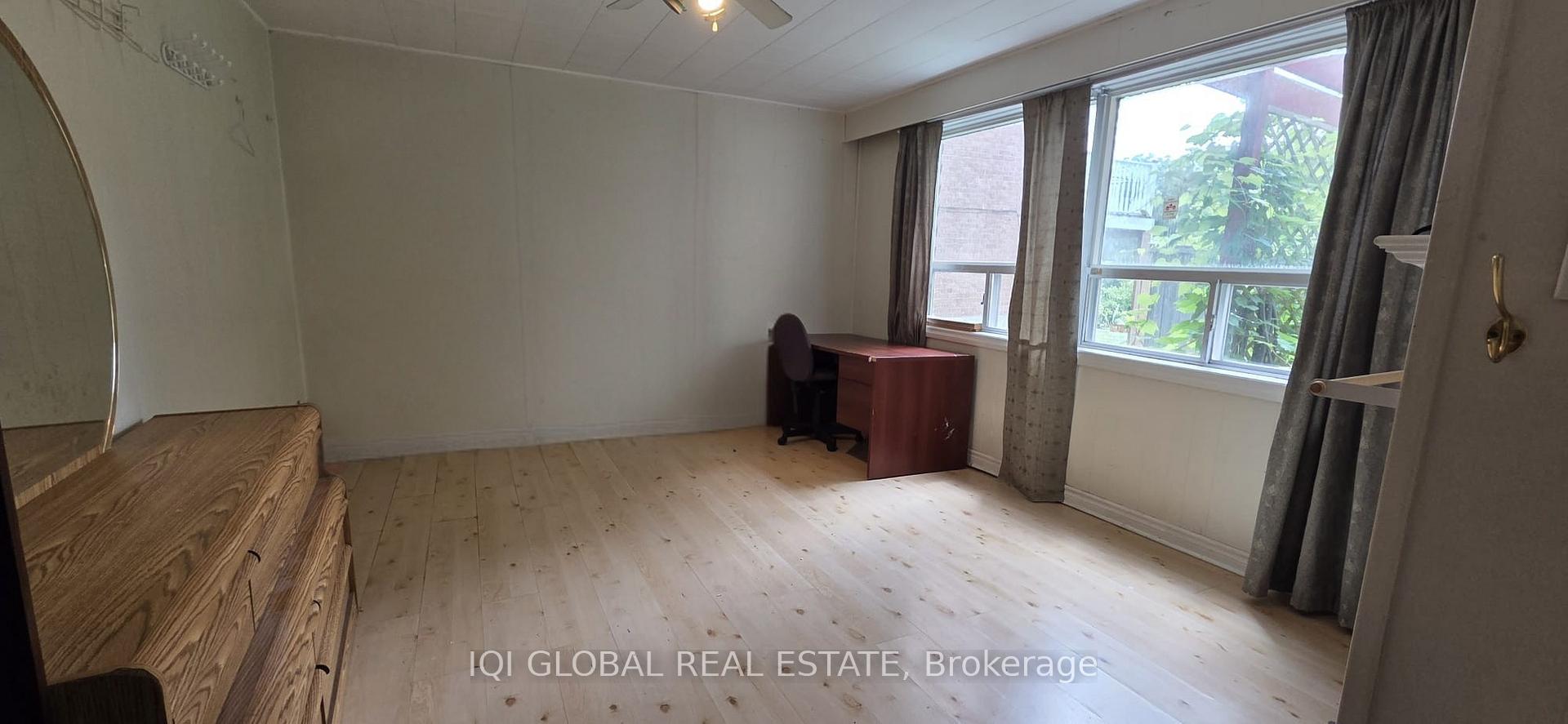 Photo 2 of 2608 Islington Avenue, Etobicoke, Thistletown-Beaumonde Heights — HOMEH