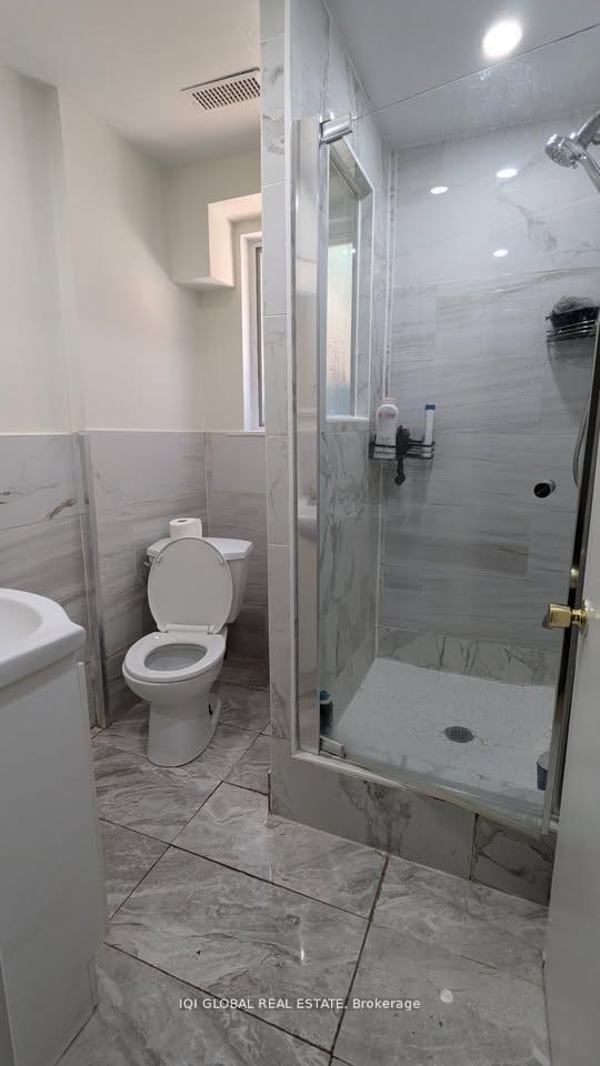 Photo 4 of 2608 Islington Avenue, Etobicoke, Thistletown-Beaumonde Heights — HOMEH