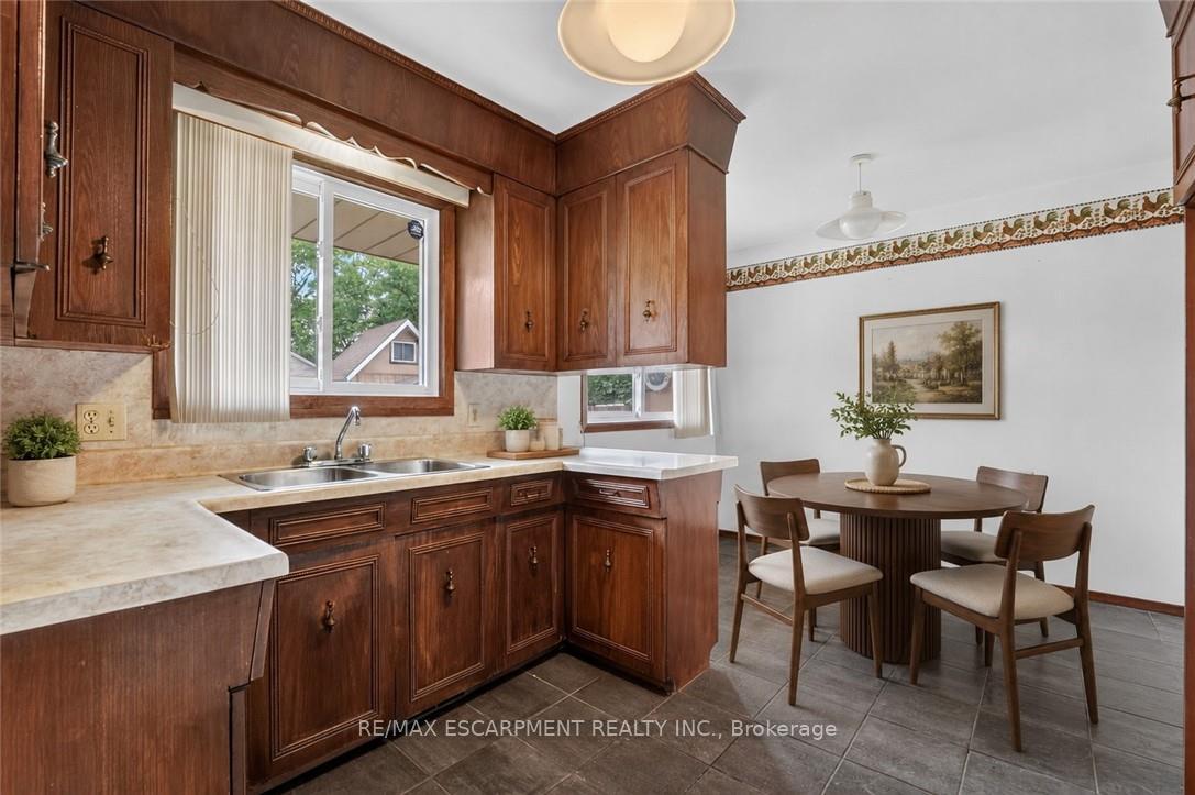 Photo 10 of 13 Wade Road, West Lincoln, Smithville — HOMEH