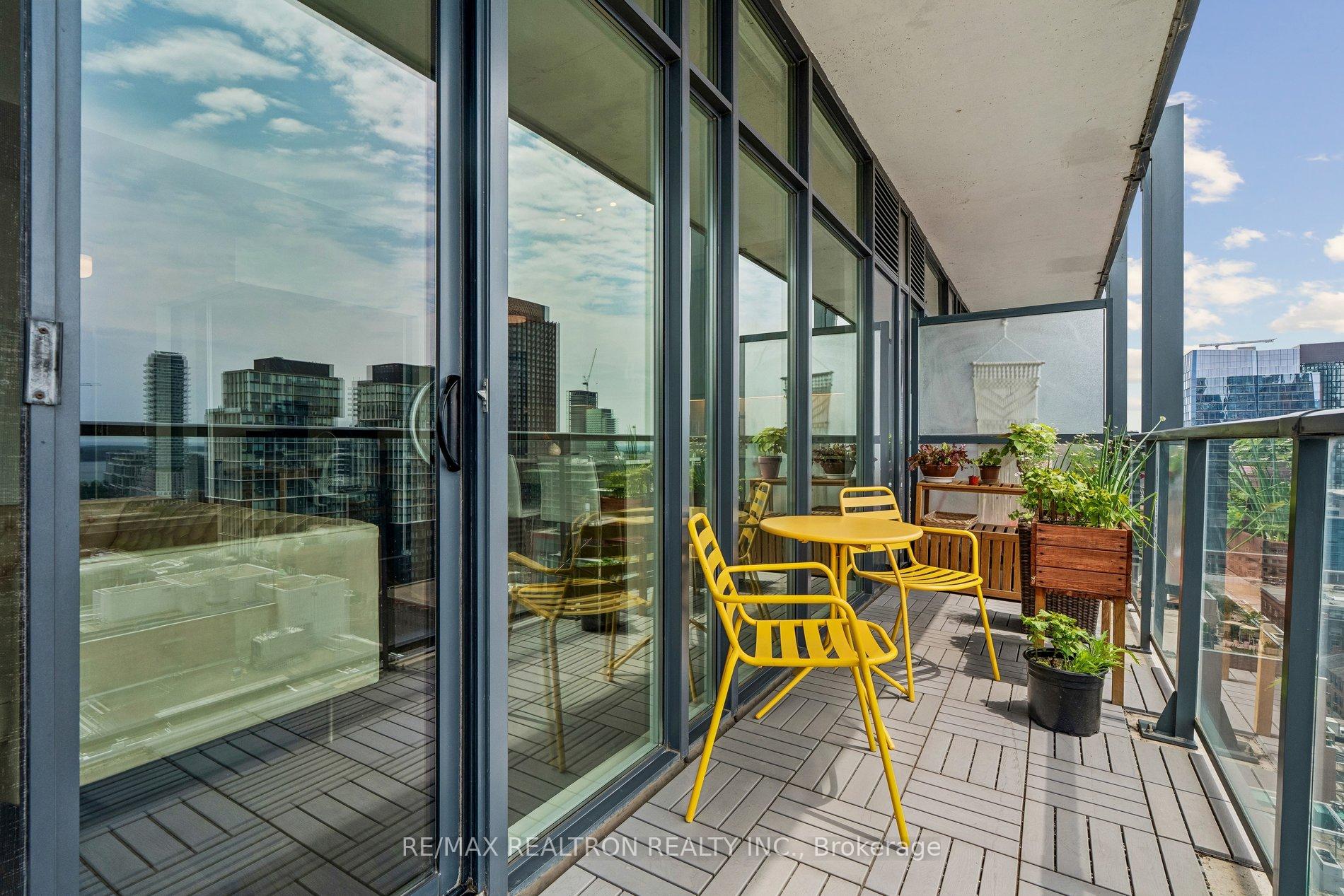 Photo 5 of Unit 1910, 105 George Street, Toronto, Moss Park — HOMEH