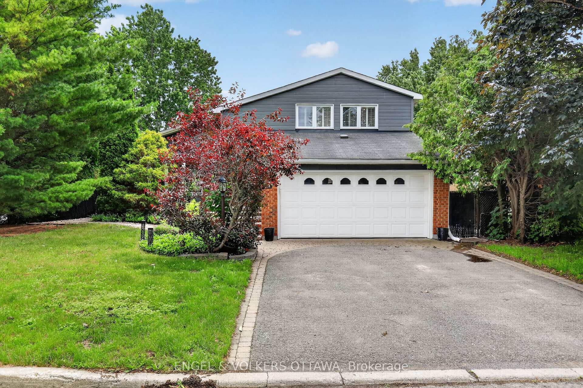 Photo 3 of 1 Blueridge Court, Ottawa, Barrhaven - Pheasant Run — HOMEH