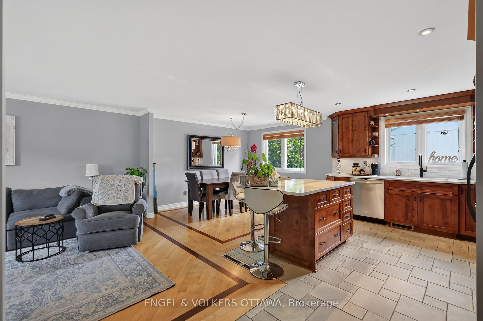 Photo 6 of 1 Blueridge Court, Ottawa, Barrhaven - Pheasant Run — HOMEH