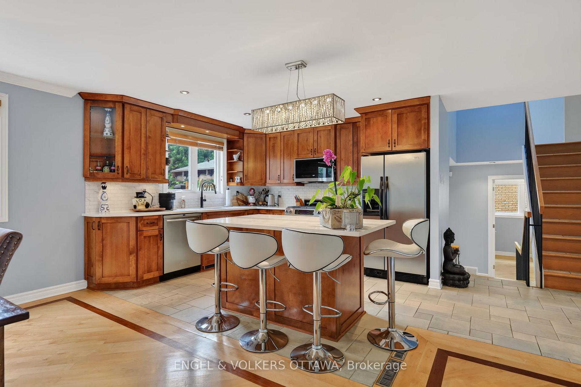 Photo 11 of 1 Blueridge Court, Ottawa, Barrhaven - Pheasant Run — HOMEH