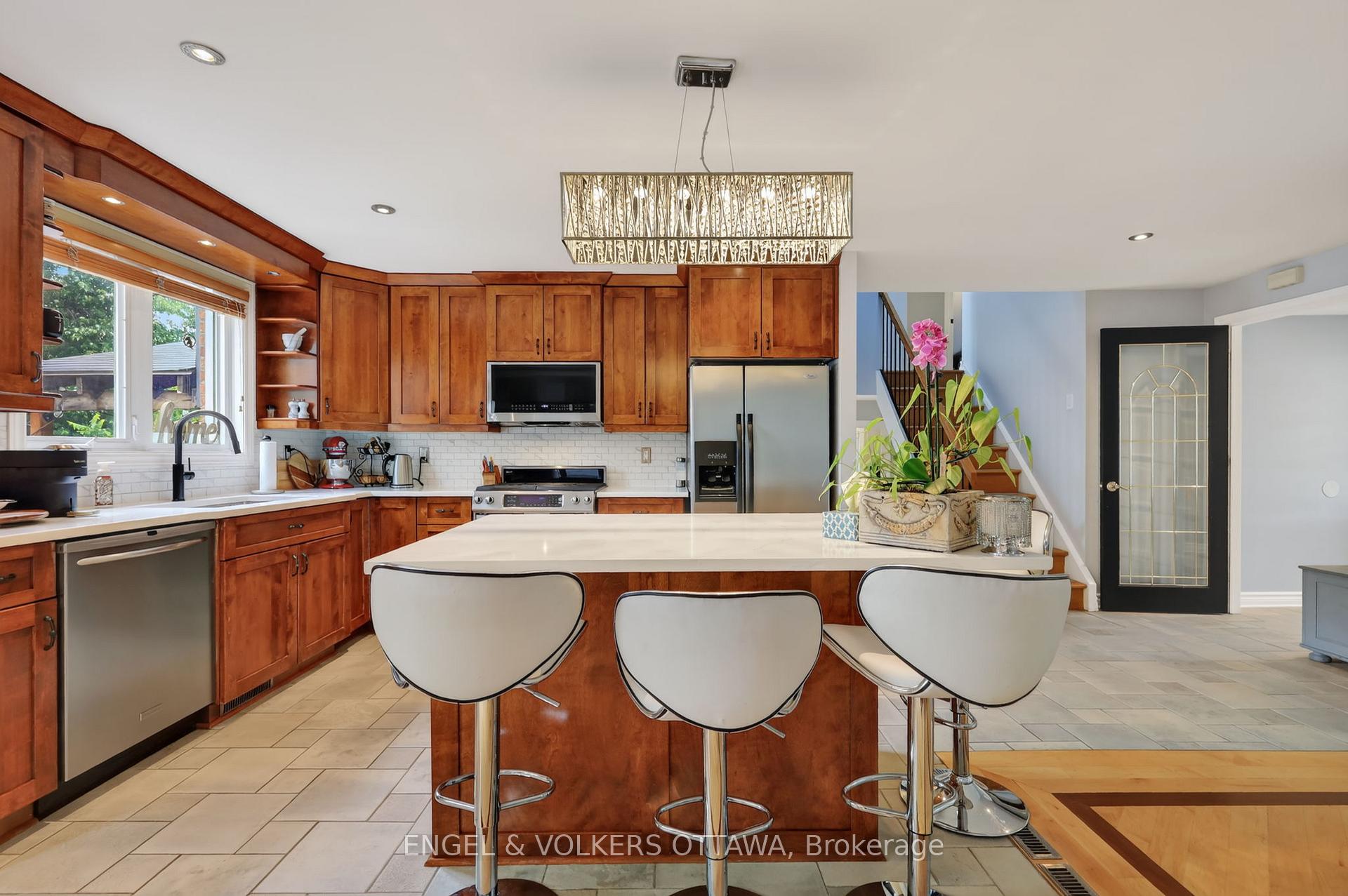 Photo 12 of 1 Blueridge Court, Ottawa, Barrhaven - Pheasant Run — HOMEH
