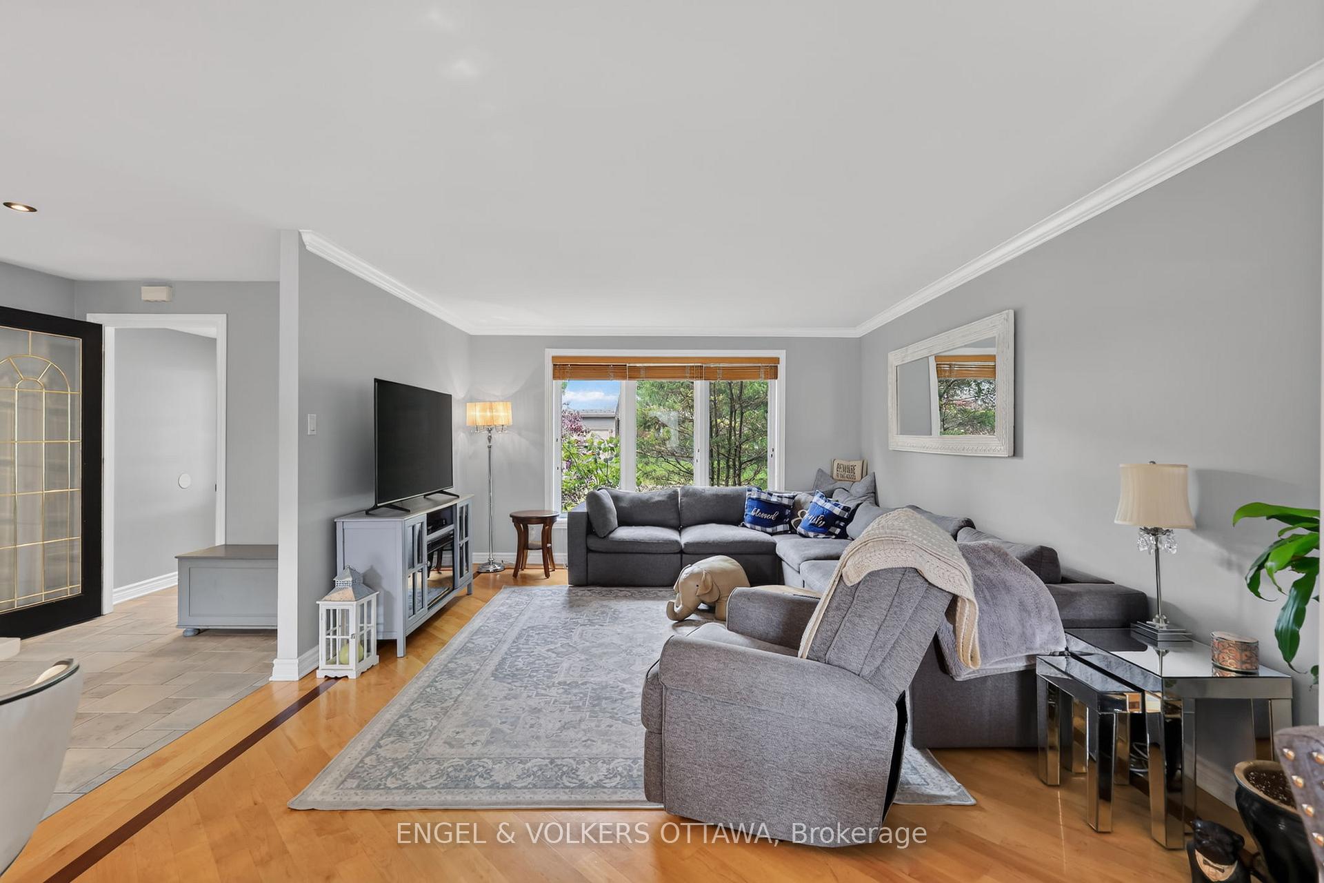 Photo 15 of 1 Blueridge Court, Ottawa, Barrhaven - Pheasant Run — HOMEH