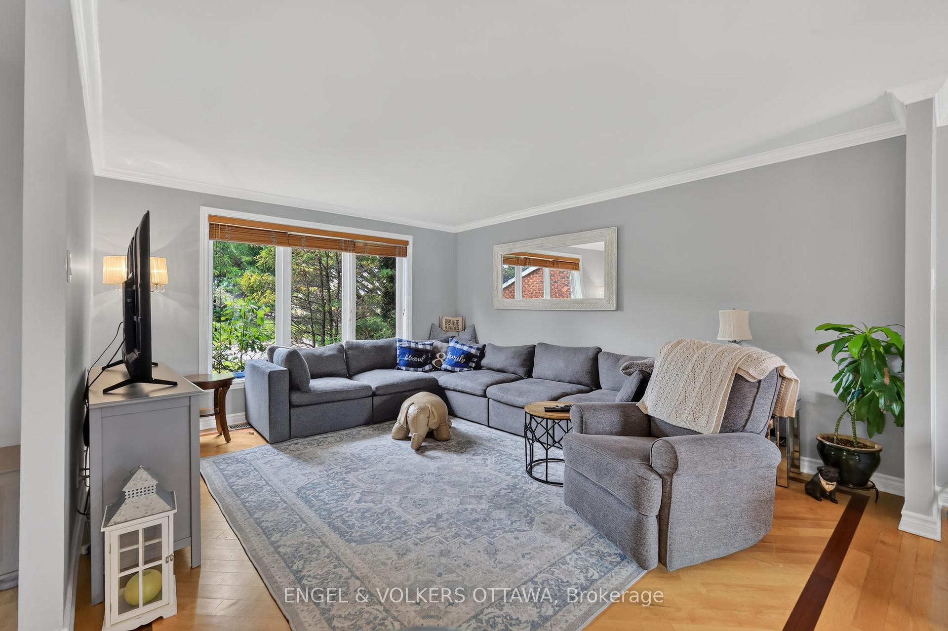 Photo 16 of 1 Blueridge Court, Ottawa, Barrhaven - Pheasant Run — HOMEH