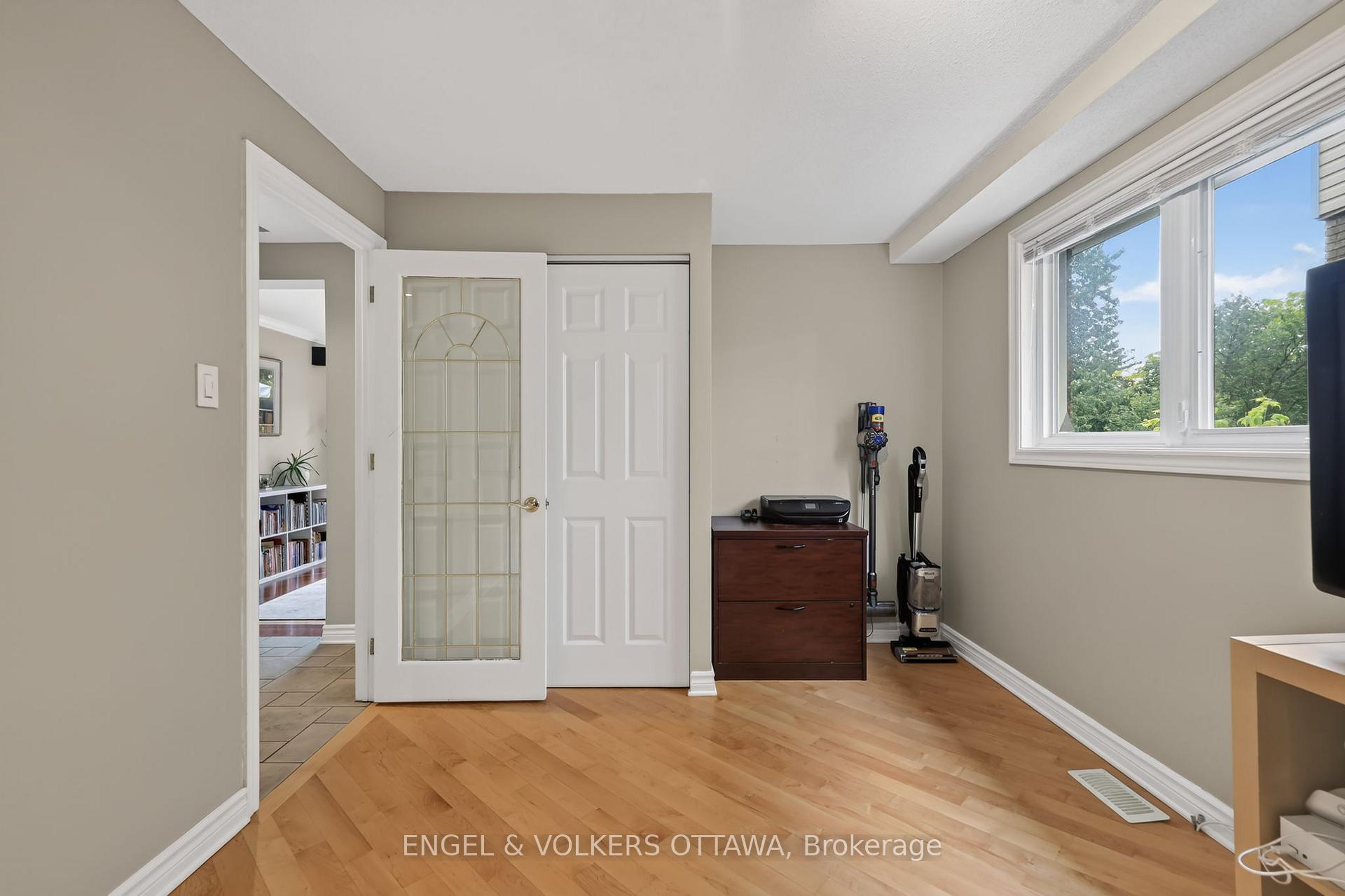 Photo 24 of 1 Blueridge Court, Ottawa, Barrhaven - Pheasant Run — HOMEH