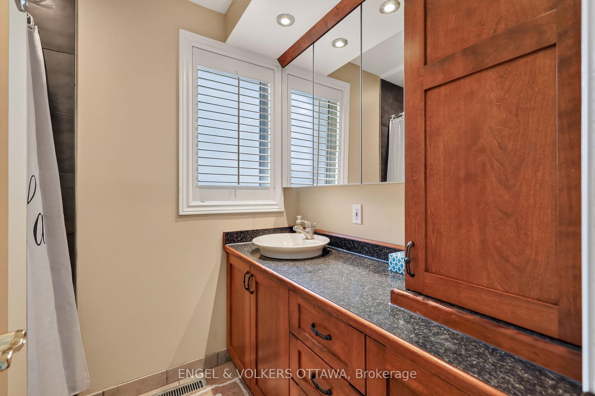 Photo 28 of 1 Blueridge Court, Ottawa, Barrhaven - Pheasant Run — HOMEH