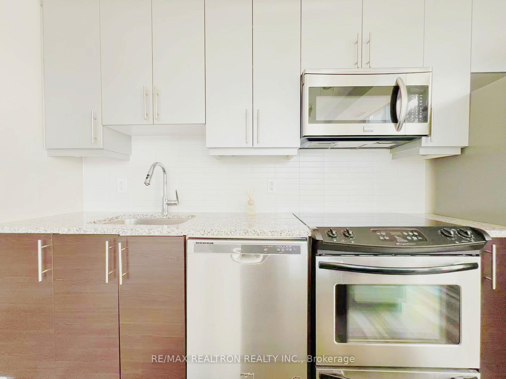 Photo 18 of Unit 204, 83 Redpath Avenue, Toronto, Mount Pleasant West — HOMEH