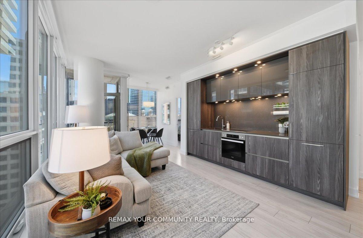 Front of Unit 1806, 15 Mercer Street
