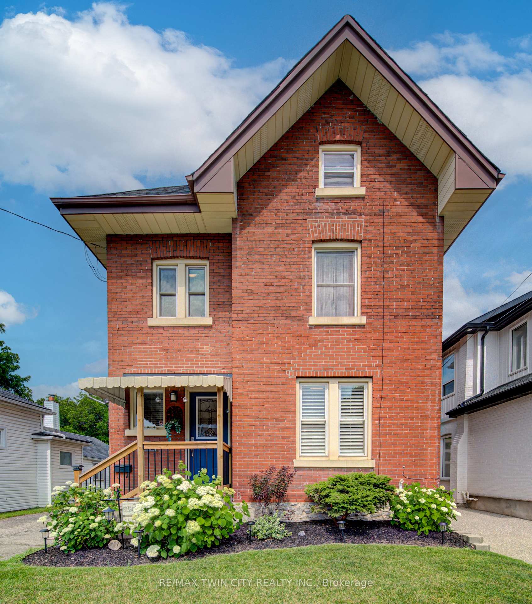 Photo 1 of 106 Sydenham Street, Brantford, North Ward — HOMEH