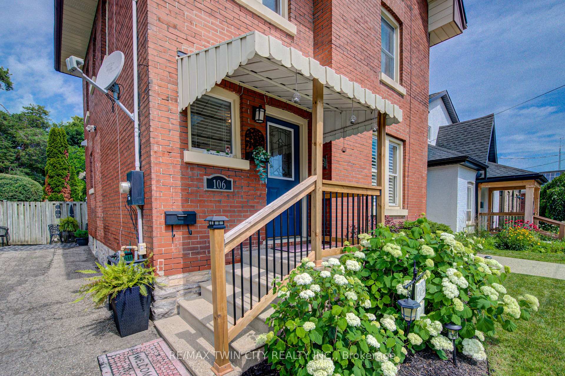 Photo 2 of 106 Sydenham Street, Brantford, North Ward — HOMEH