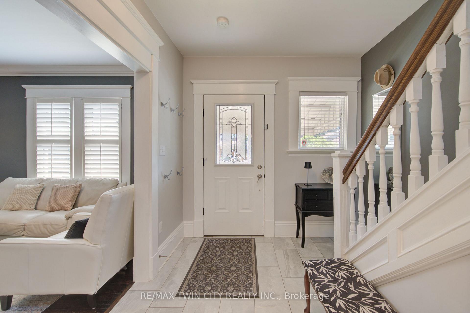 Photo 4 of 106 Sydenham Street, Brantford, North Ward — HOMEH