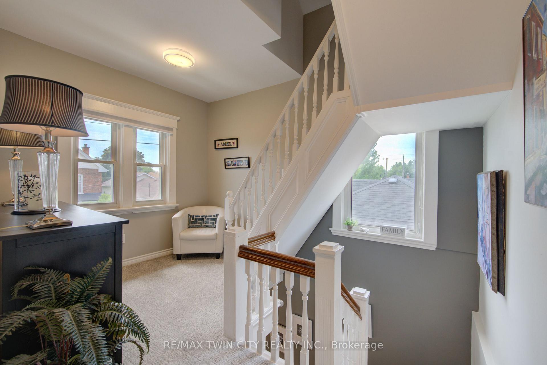 Photo 5 of 106 Sydenham Street, Brantford, North Ward — HOMEH