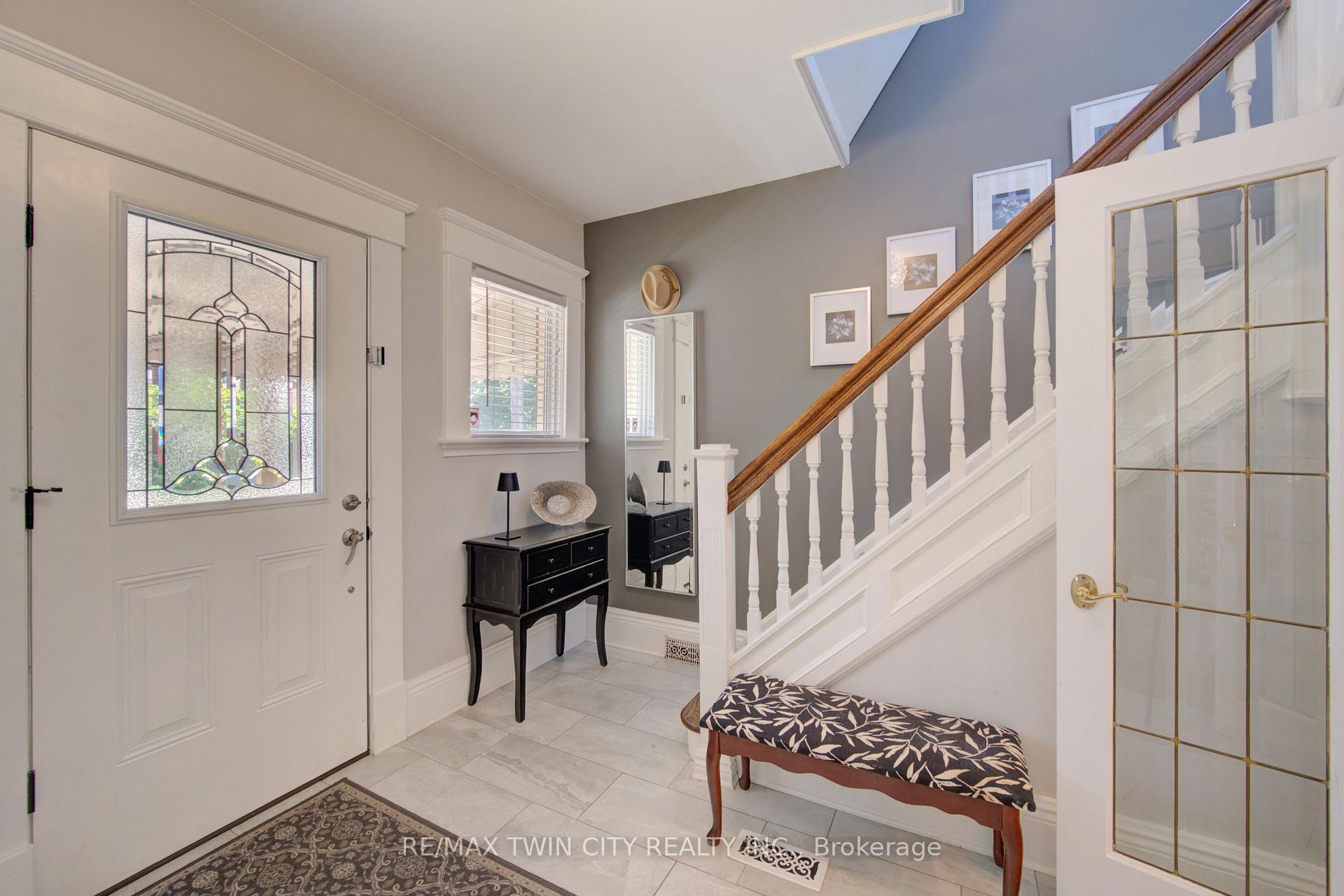 Photo 8 of 106 Sydenham Street, Brantford, North Ward — HOMEH