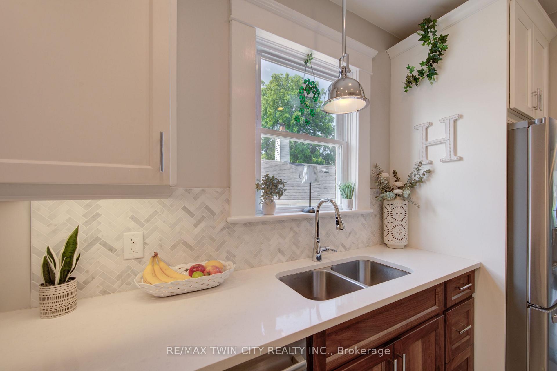 Photo 19 of 106 Sydenham Street, Brantford, North Ward — HOMEH