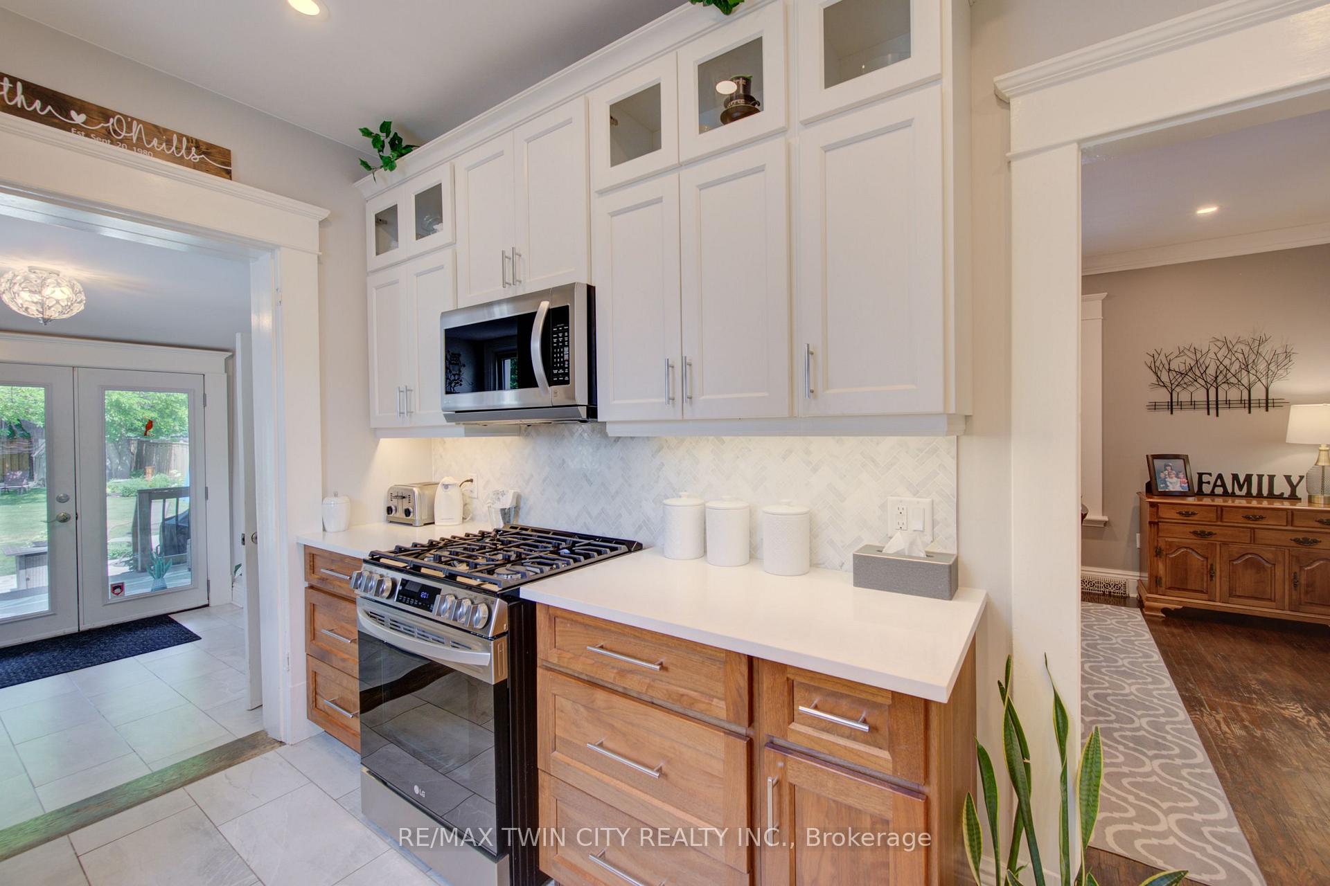 Photo 20 of 106 Sydenham Street, Brantford, North Ward — HOMEH