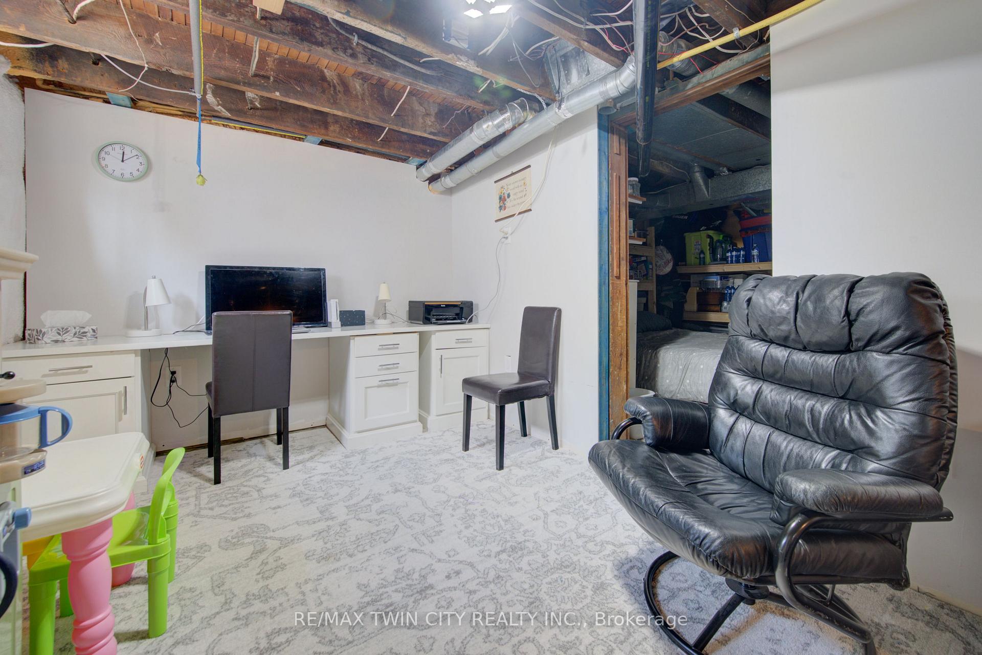Photo 32 of 106 Sydenham Street, Brantford, North Ward — HOMEH
