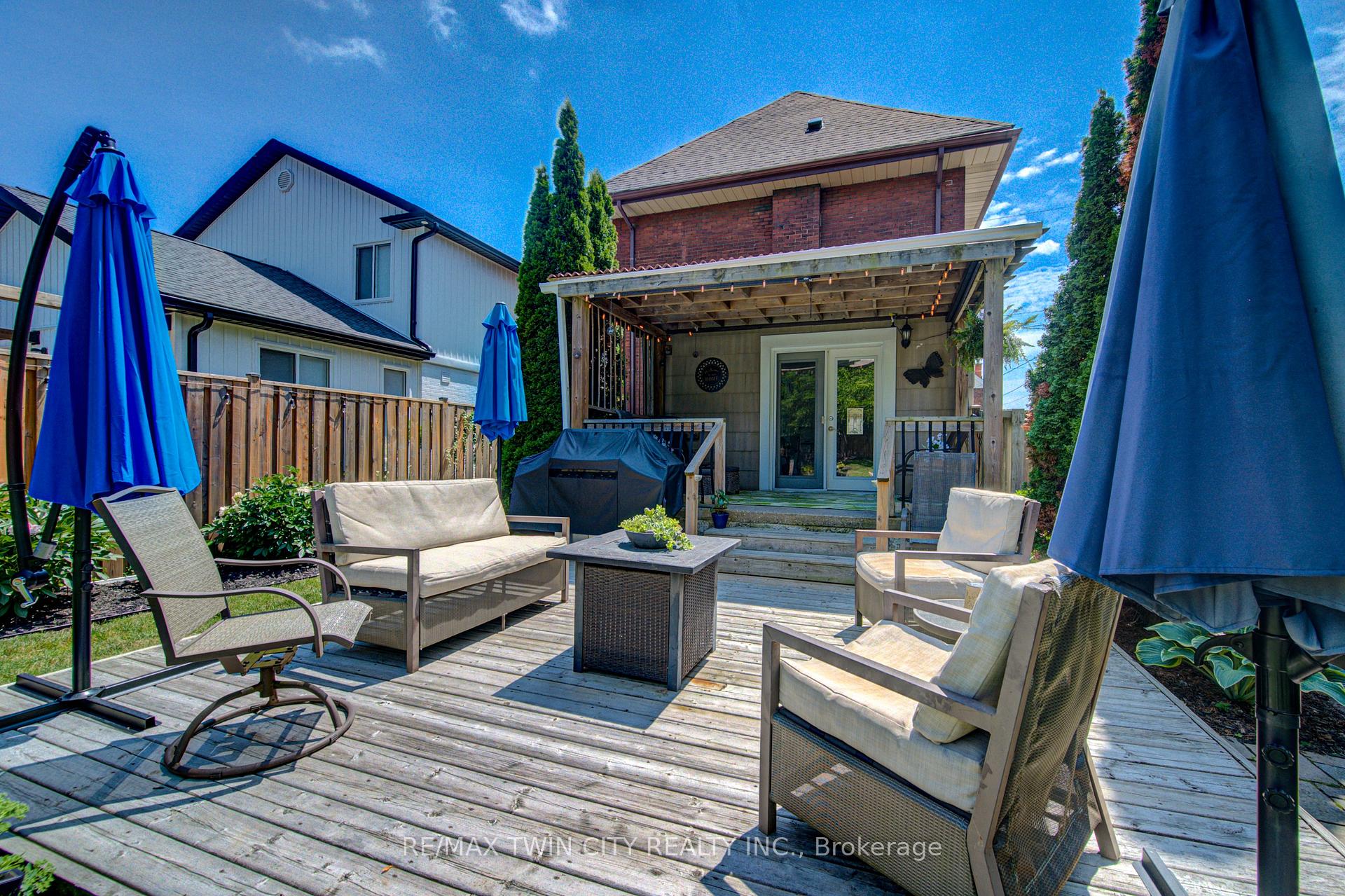 Photo 33 of 106 Sydenham Street, Brantford, North Ward — HOMEH