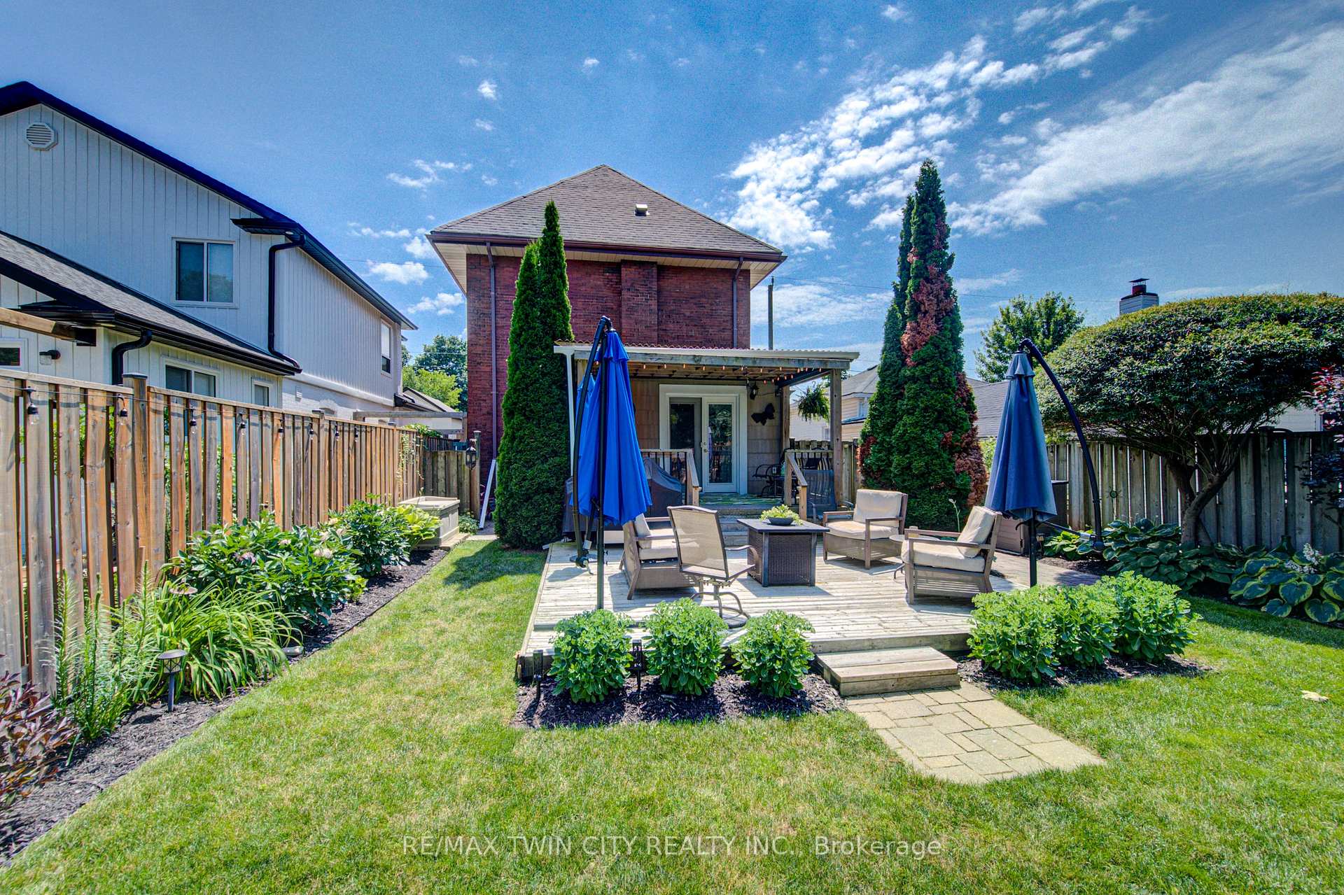 Photo 35 of 106 Sydenham Street, Brantford, North Ward — HOMEH