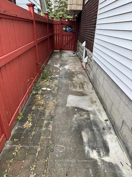 Photo 2 of Unit Bsmnt, 1395 Dougall Avenue, Windsor, South Central - Windsor — HOMEH