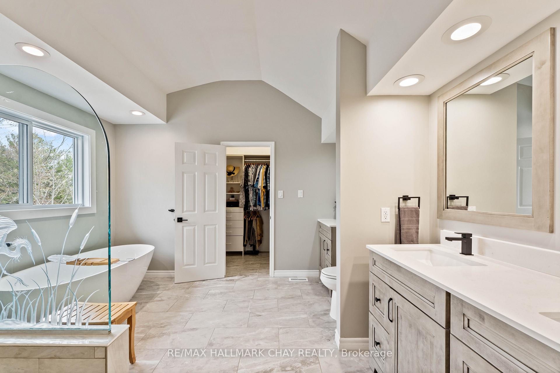Photo 23 of 3285 Rockcliffe Court, Severn, Port Severn — HOMEH