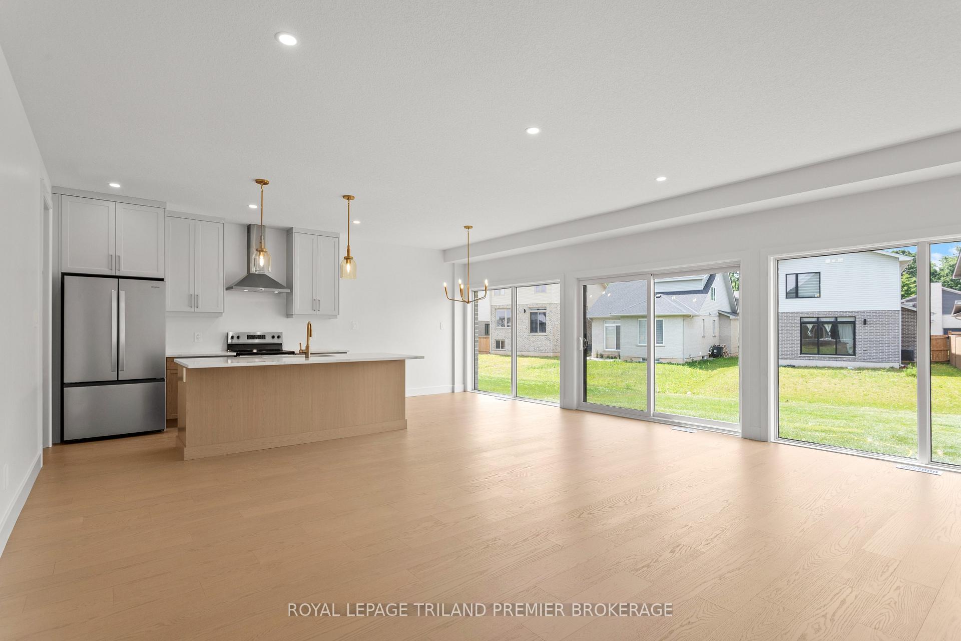 Photo 5 of 262 Hesselman Crescent, London, South U — HOMEH
