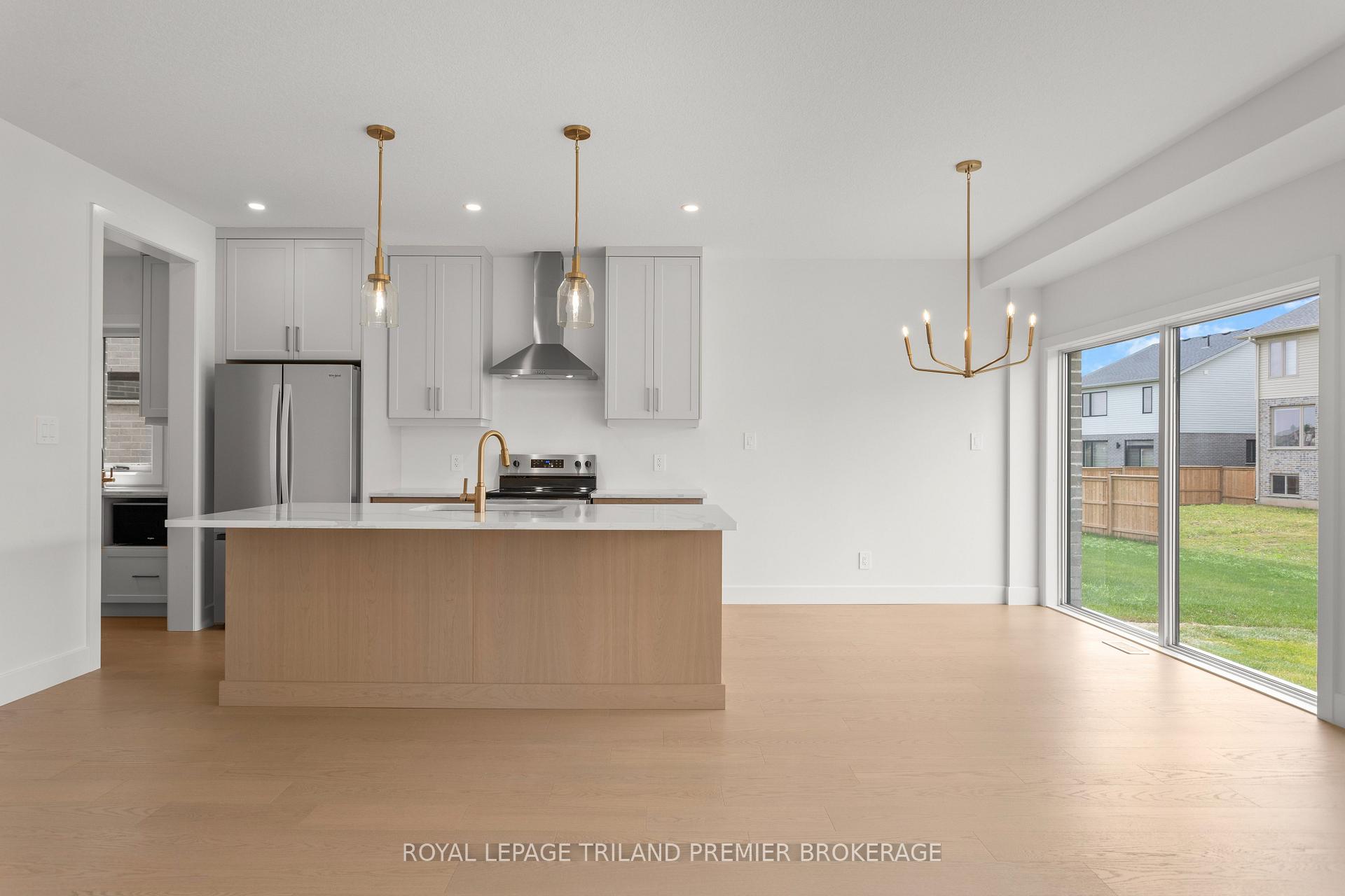 Photo 9 of 262 Hesselman Crescent, London, South U — HOMEH