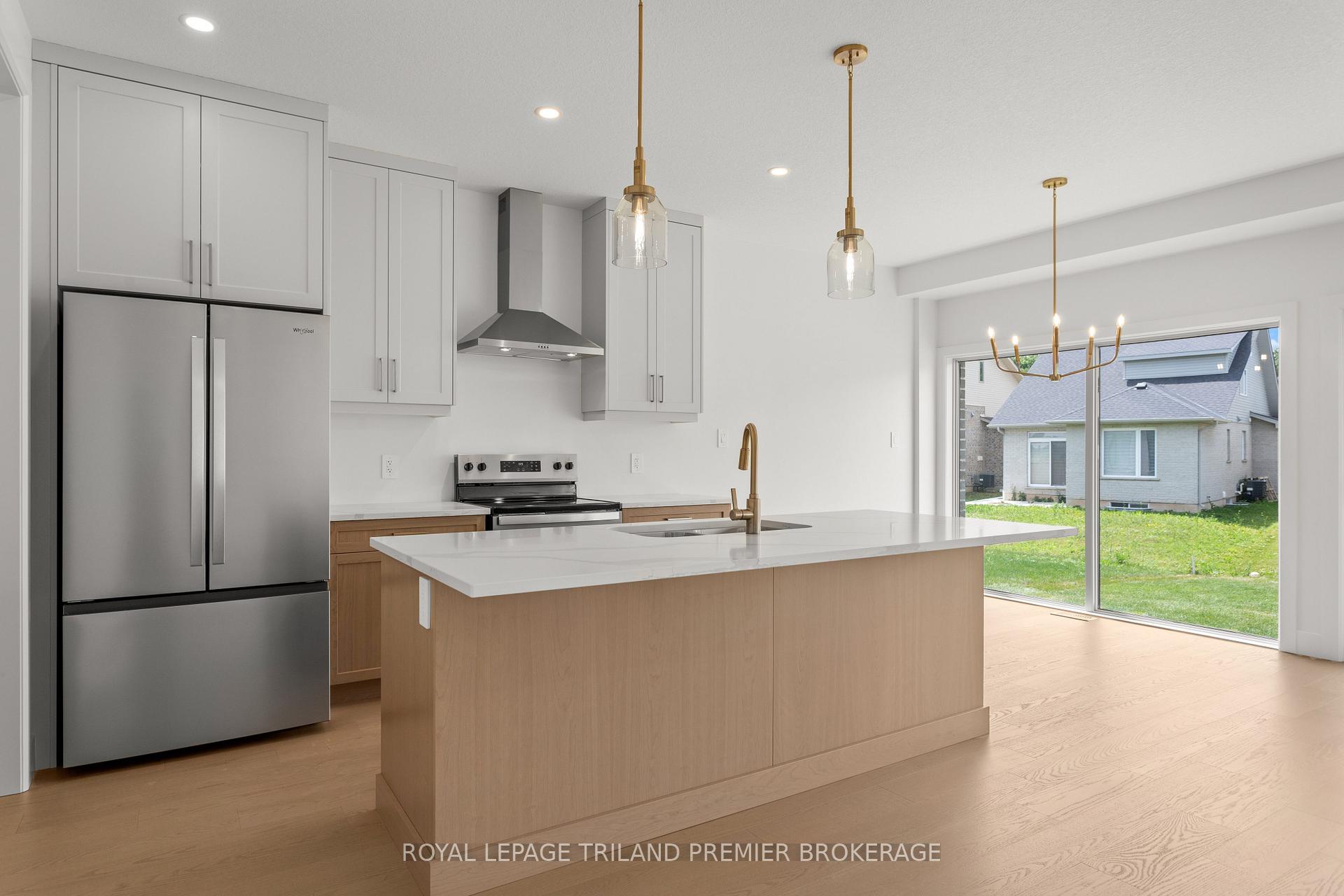 Photo 10 of 262 Hesselman Crescent, London, South U — HOMEH