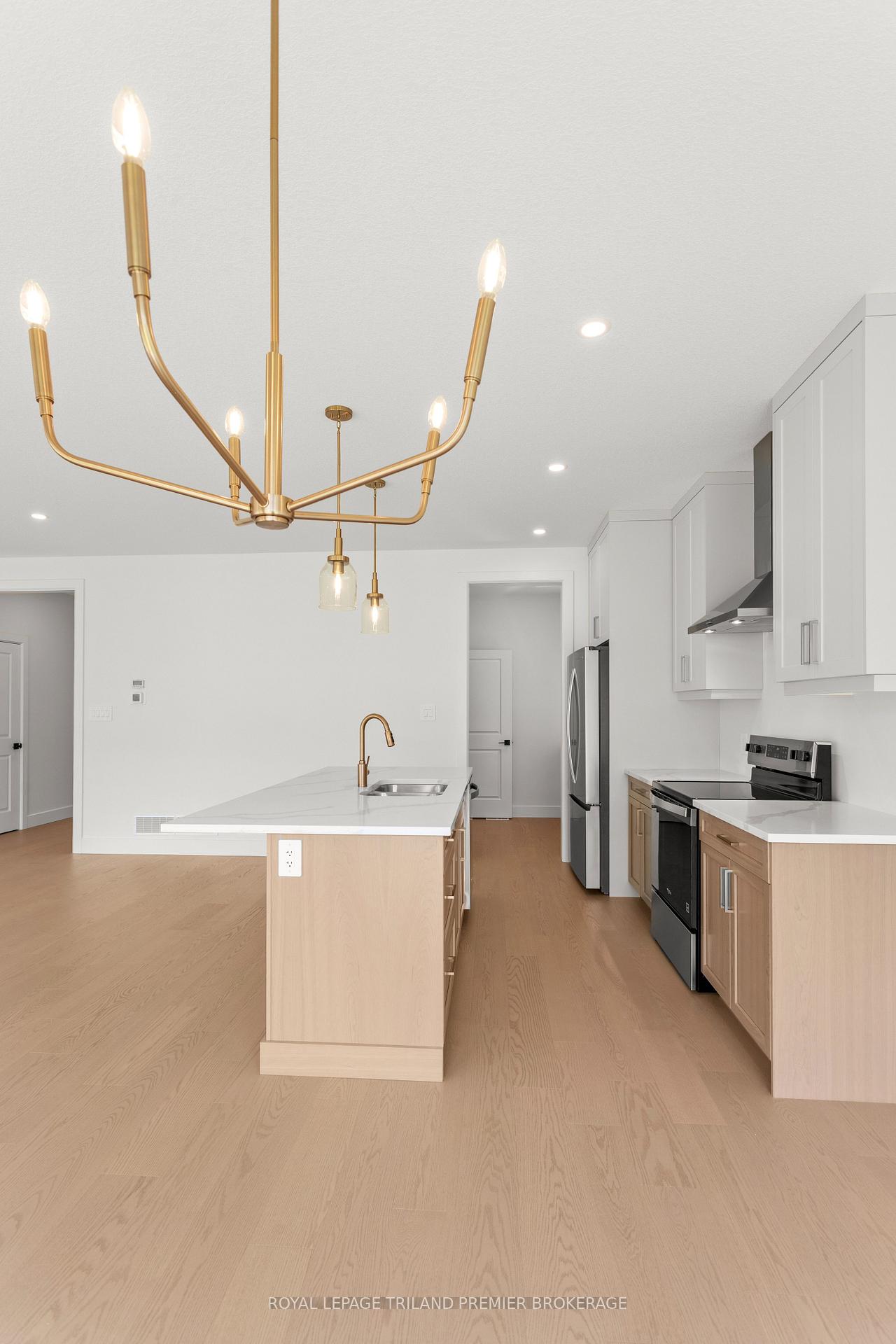 Photo 12 of 262 Hesselman Crescent, London, South U — HOMEH