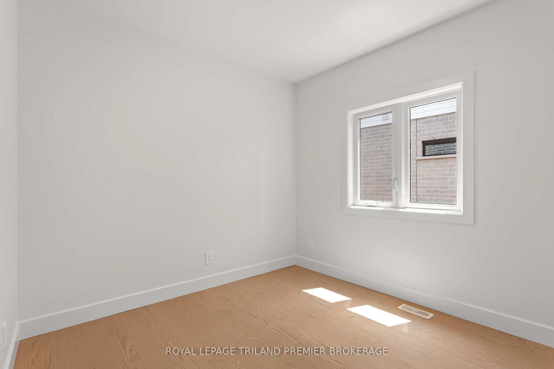 Photo 15 of 262 Hesselman Crescent, London, South U — HOMEH
