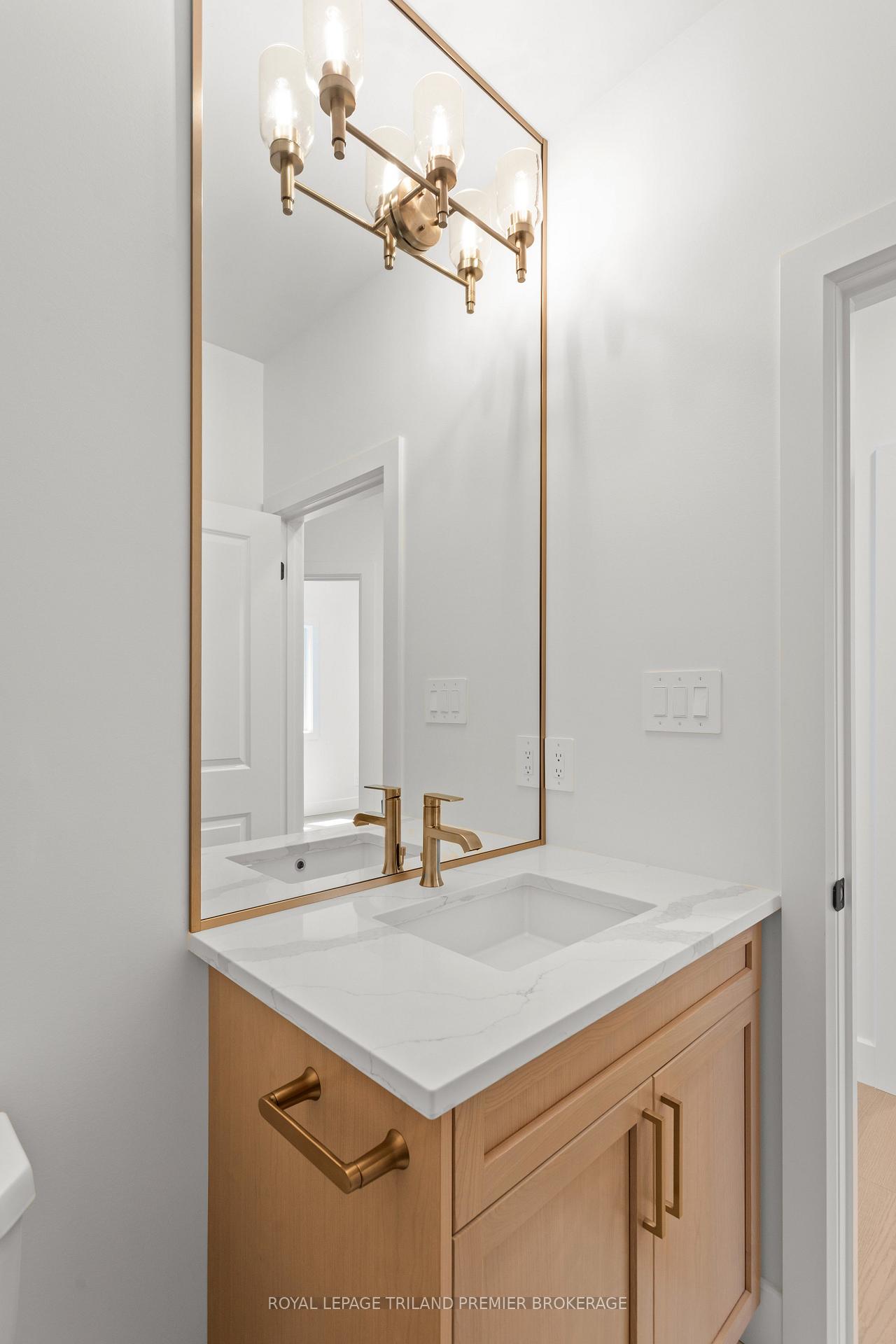 Photo 17 of 262 Hesselman Crescent, London, South U — HOMEH