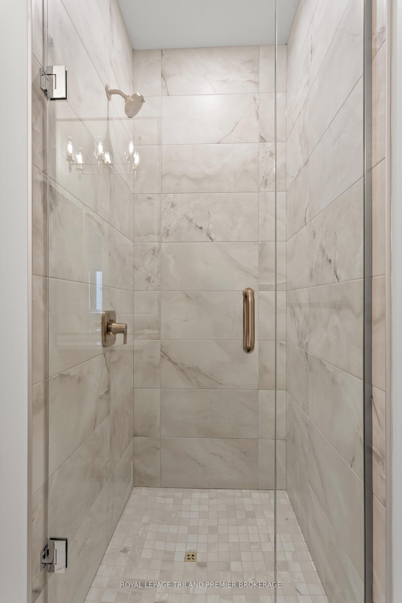 Photo 18 of 262 Hesselman Crescent, London, South U — HOMEH