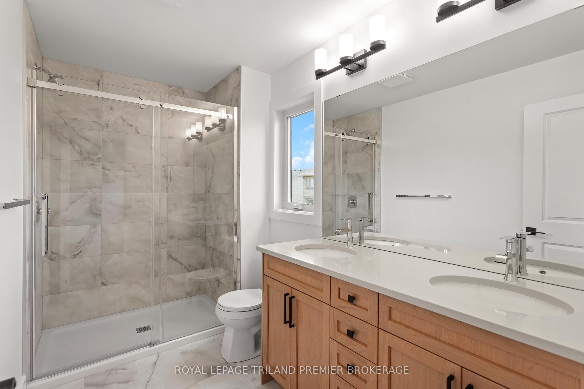 Photo 23 of 262 Hesselman Crescent, London, South U — HOMEH