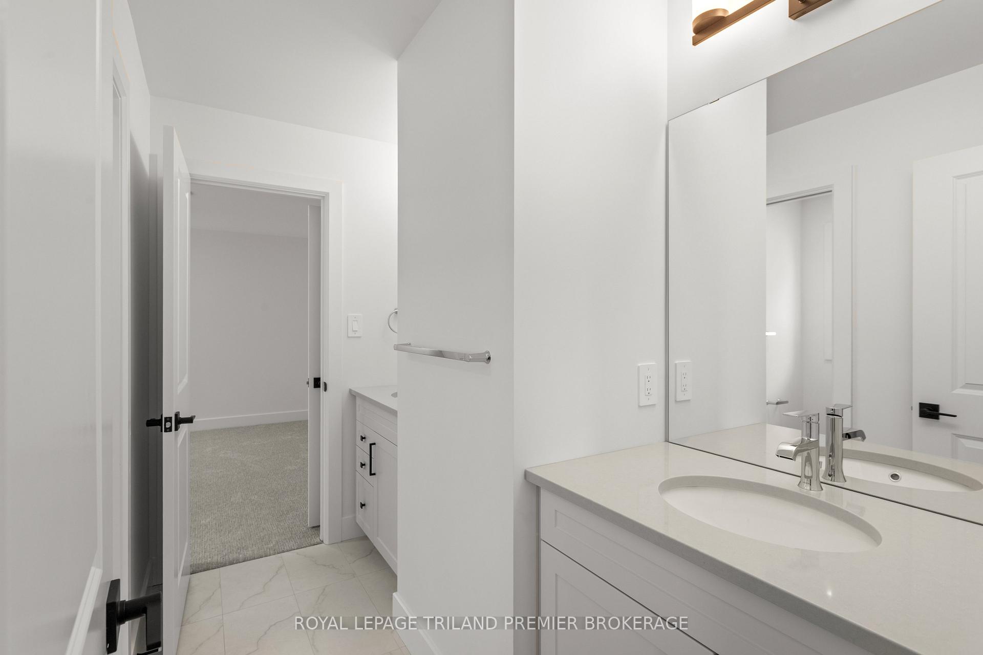 Photo 28 of 262 Hesselman Crescent, London, South U — HOMEH