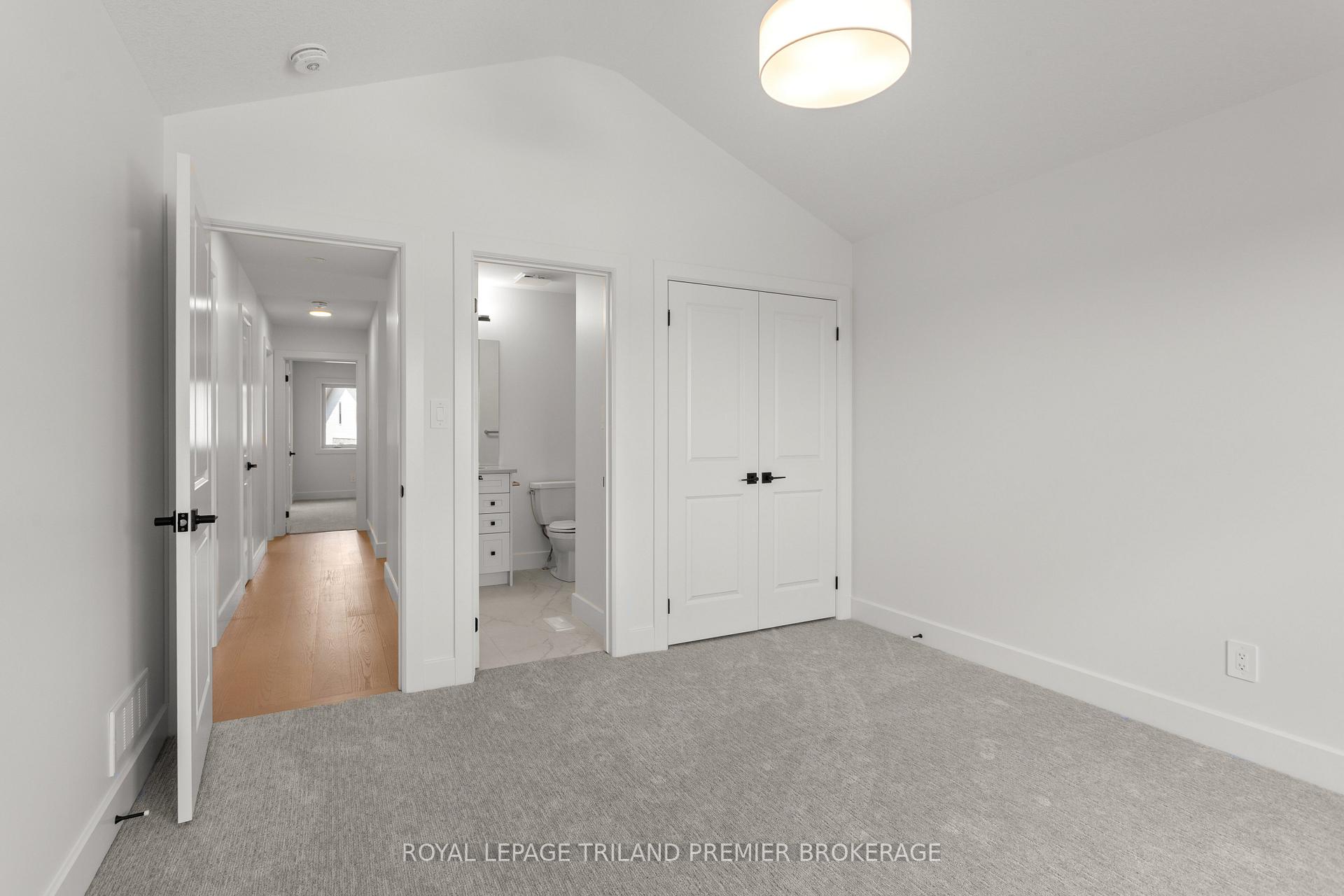 Photo 32 of 262 Hesselman Crescent, London, South U — HOMEH