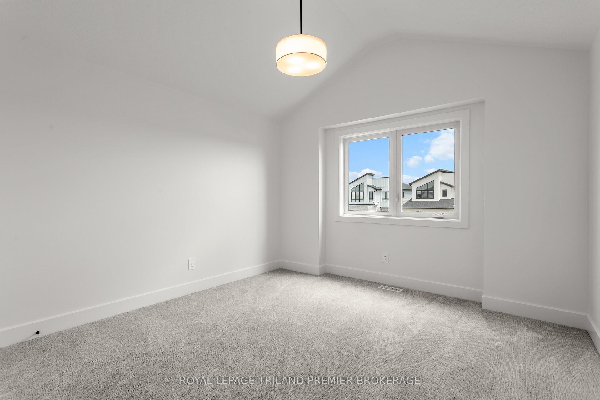 Photo 33 of 262 Hesselman Crescent, London, South U — HOMEH
