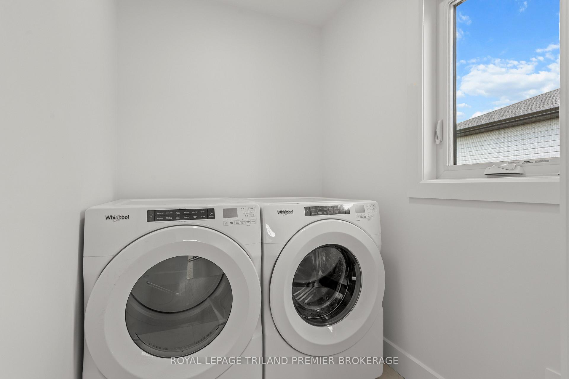 Photo 34 of 262 Hesselman Crescent, London, South U — HOMEH