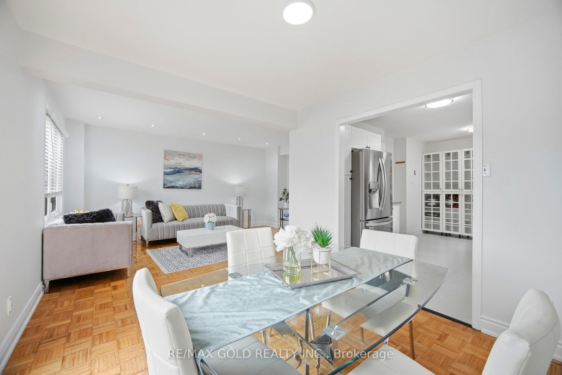Photo 7 of 18 Mcgraw Avenue, Brampton, Brampton West — HOMEH