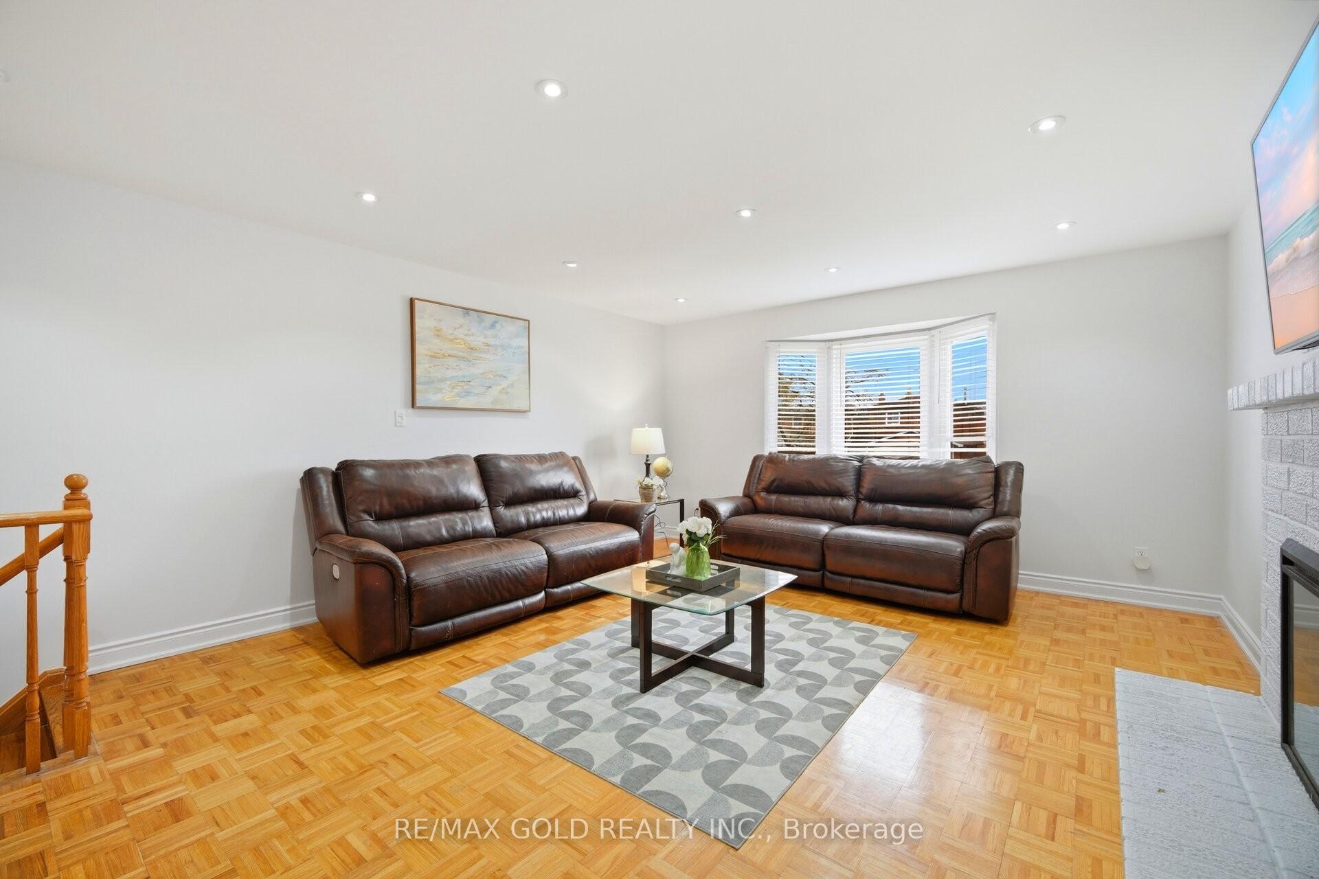 Photo 12 of 18 Mcgraw Avenue, Brampton, Brampton West — HOMEH