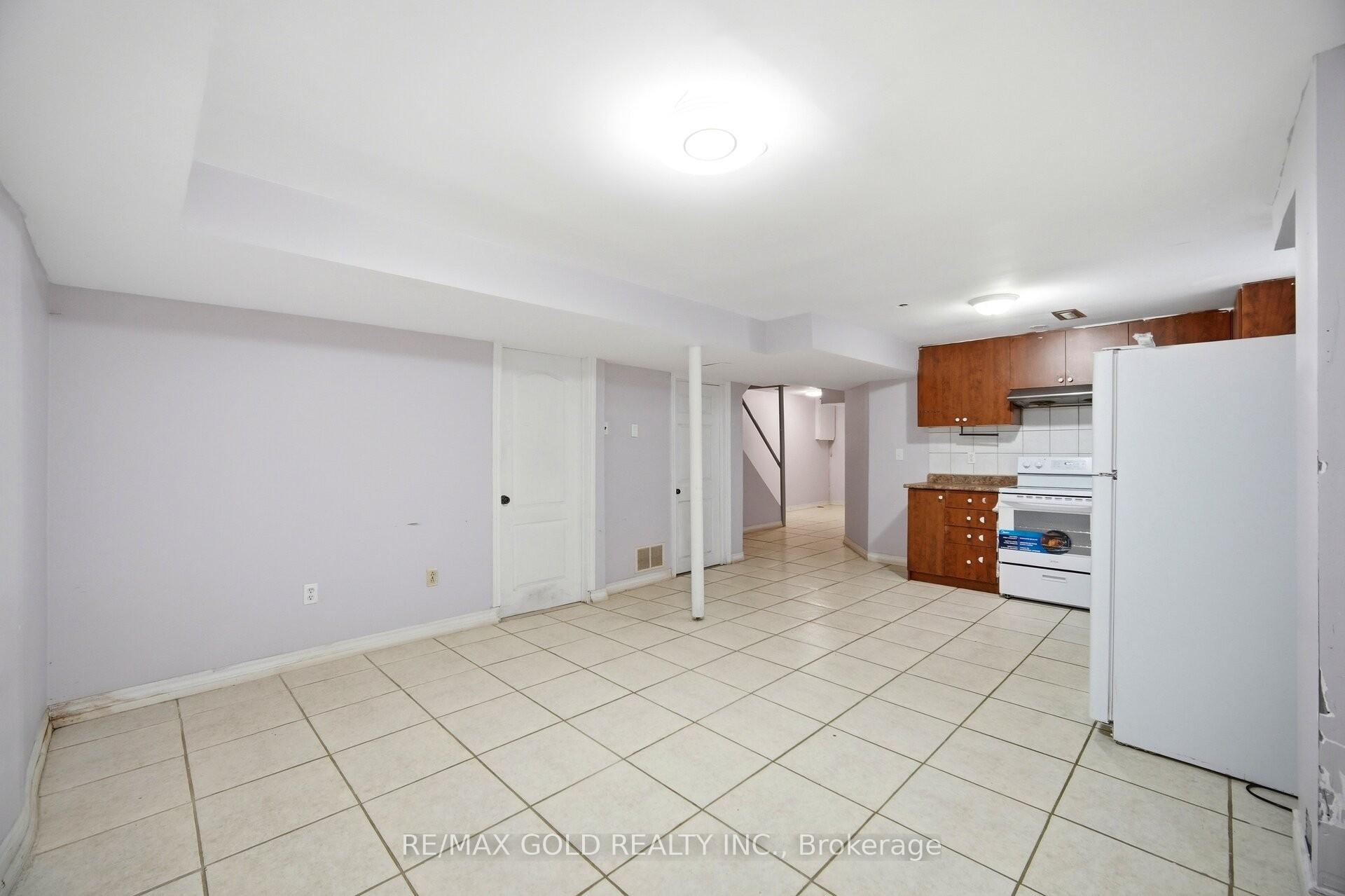 Photo 24 of 18 Mcgraw Avenue, Brampton, Brampton West — HOMEH