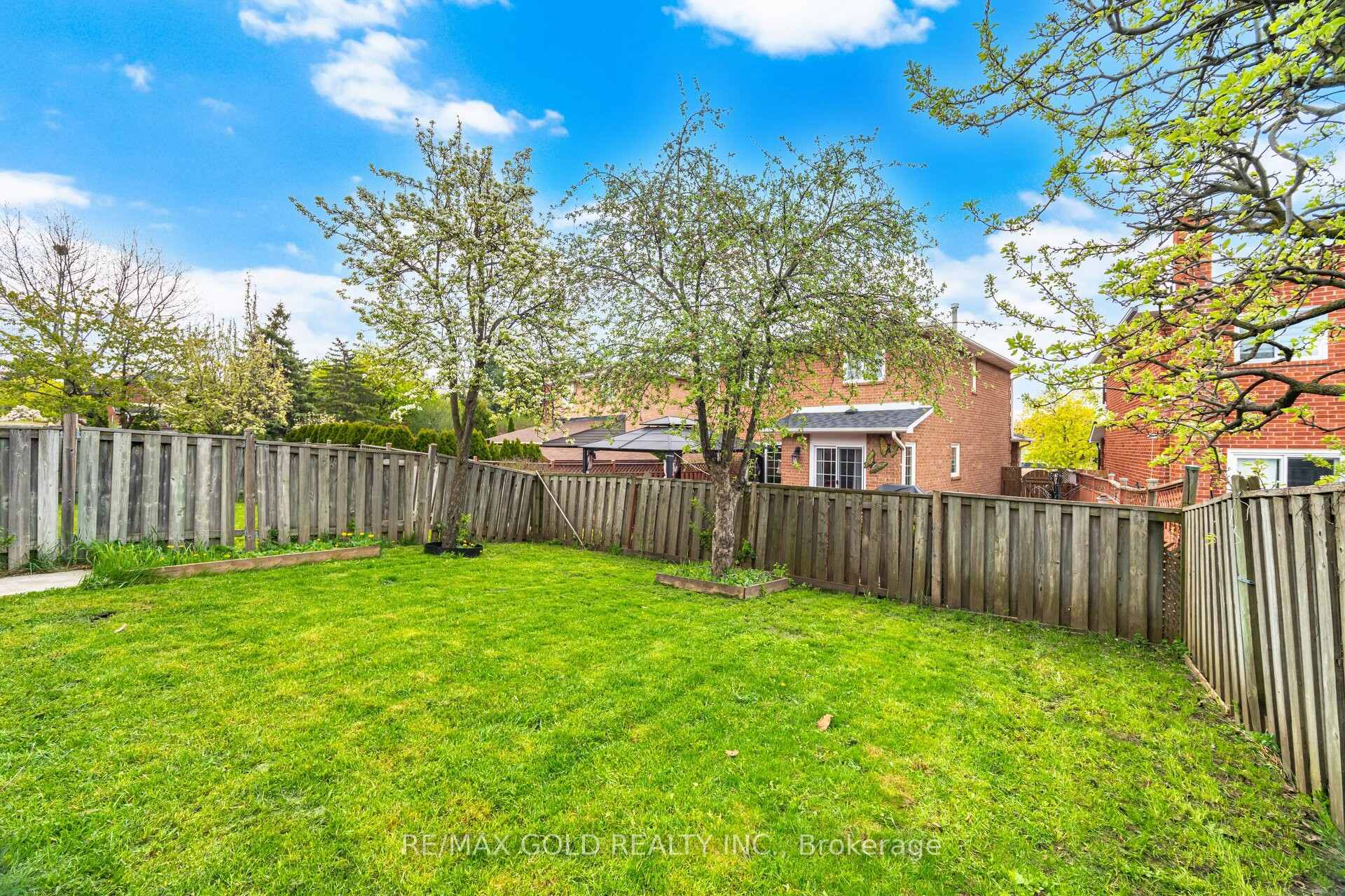 Photo 28 of 18 Mcgraw Avenue, Brampton, Brampton West — HOMEH