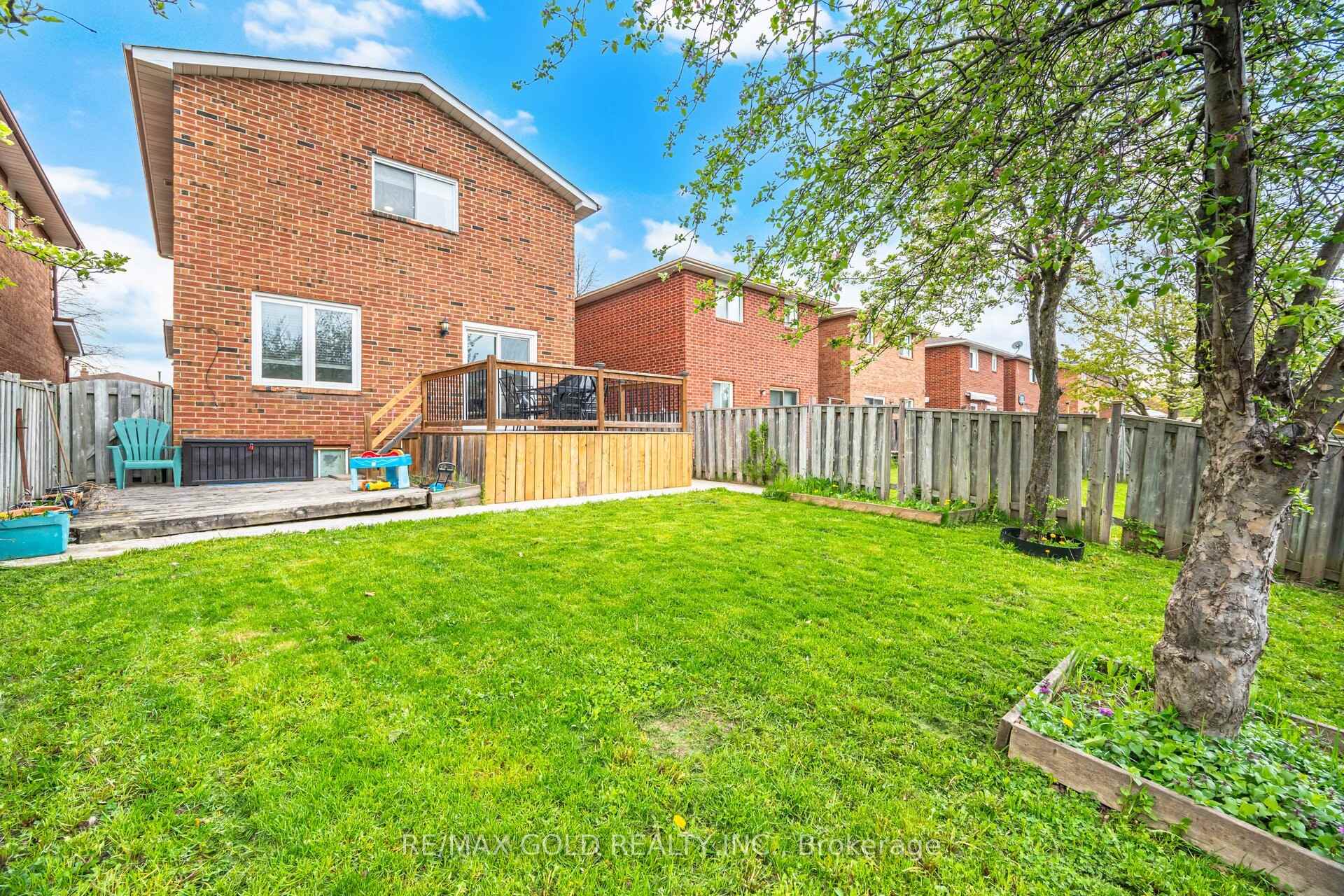 Photo 29 of 18 Mcgraw Avenue, Brampton, Brampton West — HOMEH