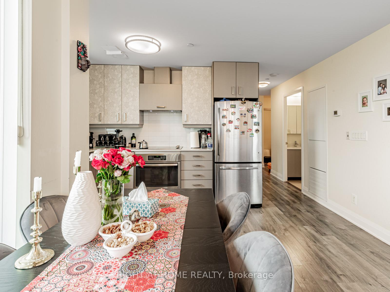 Photo 10 of Unit 826, 18 Uptown Drive, Markham, Unionville — HOMEH
