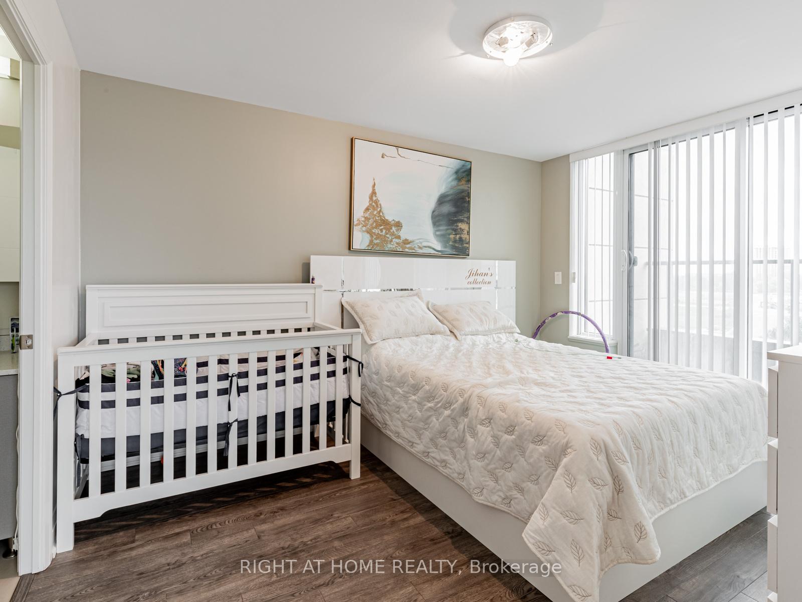 Photo 11 of Unit 826, 18 Uptown Drive, Markham, Unionville — HOMEH